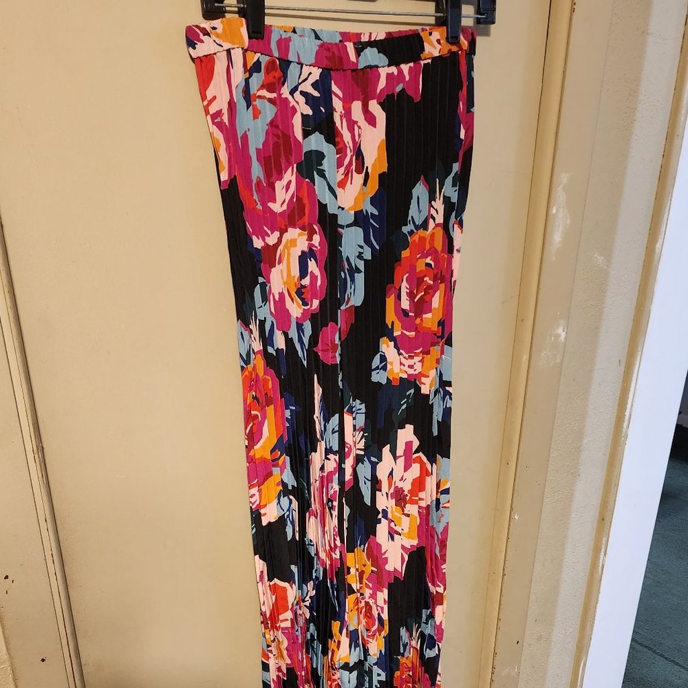 NWT IMAN Global Chic Accordion Pleat Pant Size M